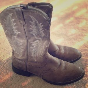 Ariat Cowgirl boots